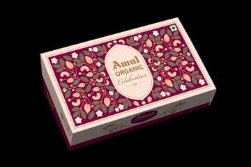Organic Celebration Gift Pack with Cashews and Almonds, 500 g